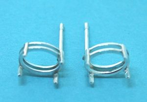 Sterling Silver Claw Oval Stud Earring 8x6mm